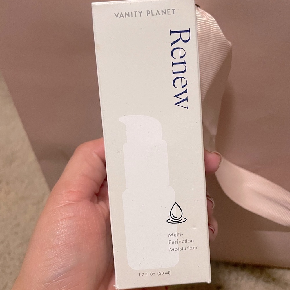 Renew moisturizer - Picture 3 of 5